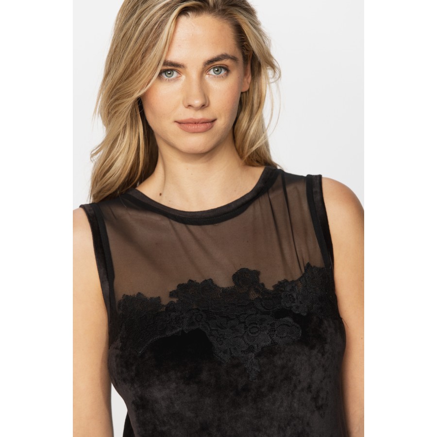 Sleeveless negligee with round neck in velvet, tulle and lace