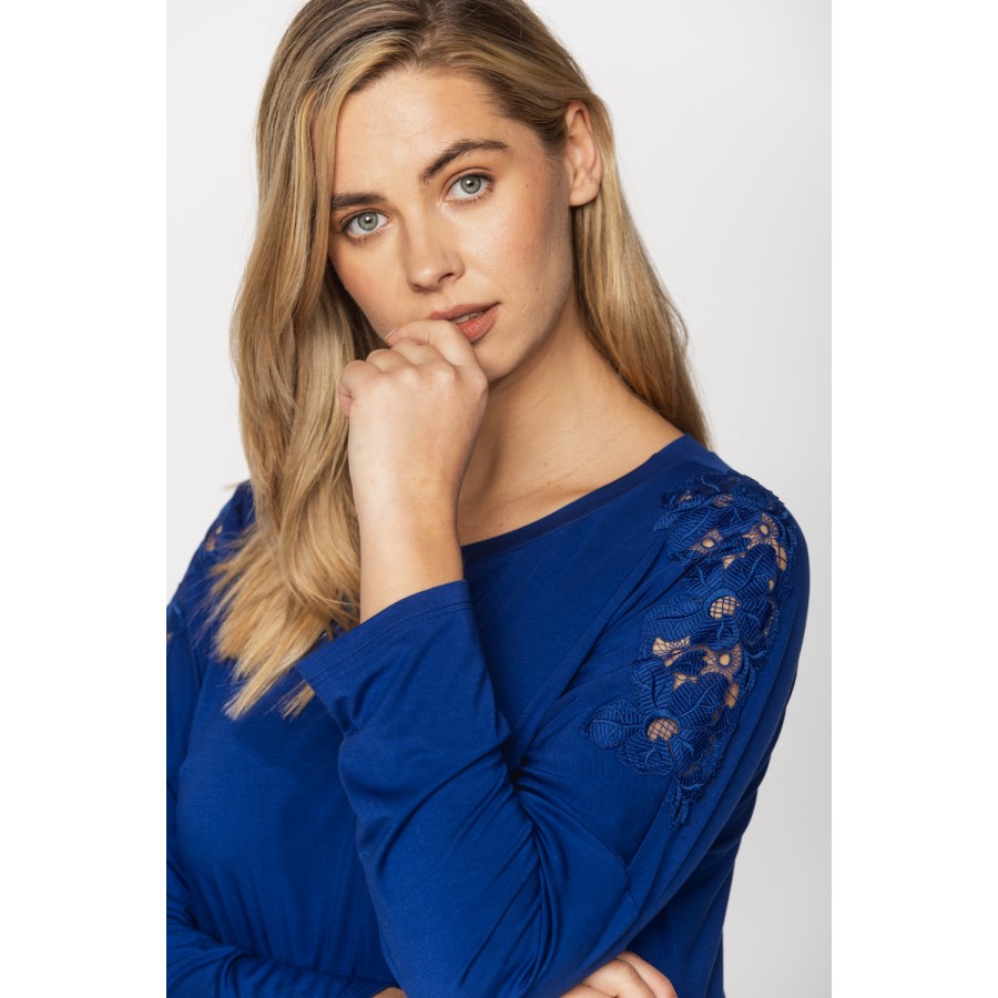 Long and loose-fitting, long-sleeved micromodal nightdress in a shade of blue cobalt