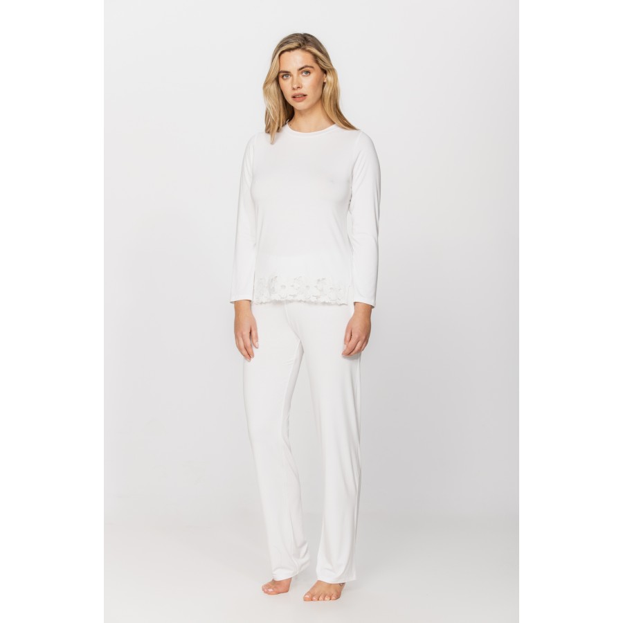 Flattering micromodal and lace pyjamas, long-sleeved T-shirt and straight-cut bottoms