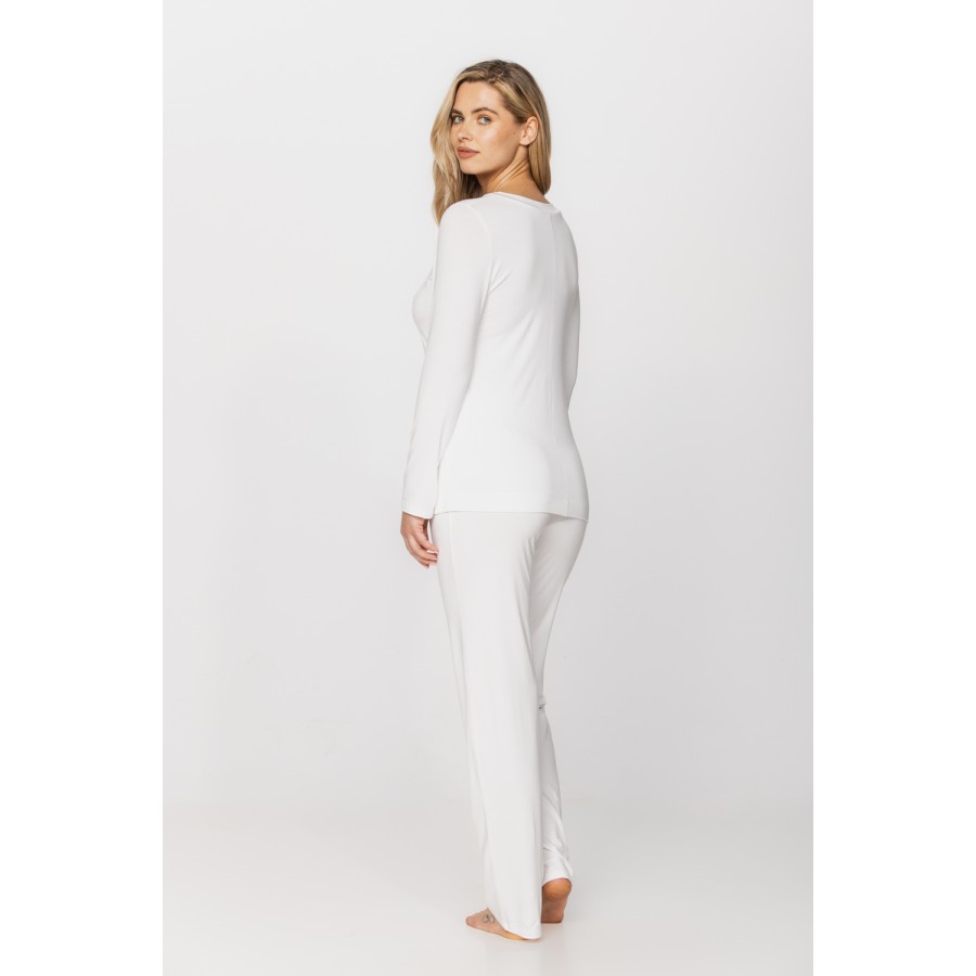 Flattering micromodal and lace pyjamas, long-sleeved T-shirt and straight-cut bottoms