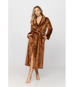 Long bathrobe in soft velvet with shawl collar and side pockets