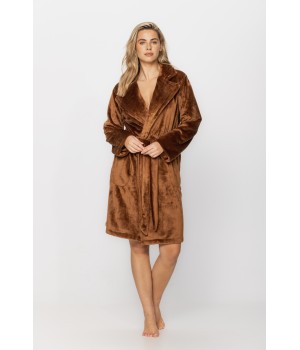 Gorgeous little knee-length dressing gown with a double-breasted collar in soft velvet