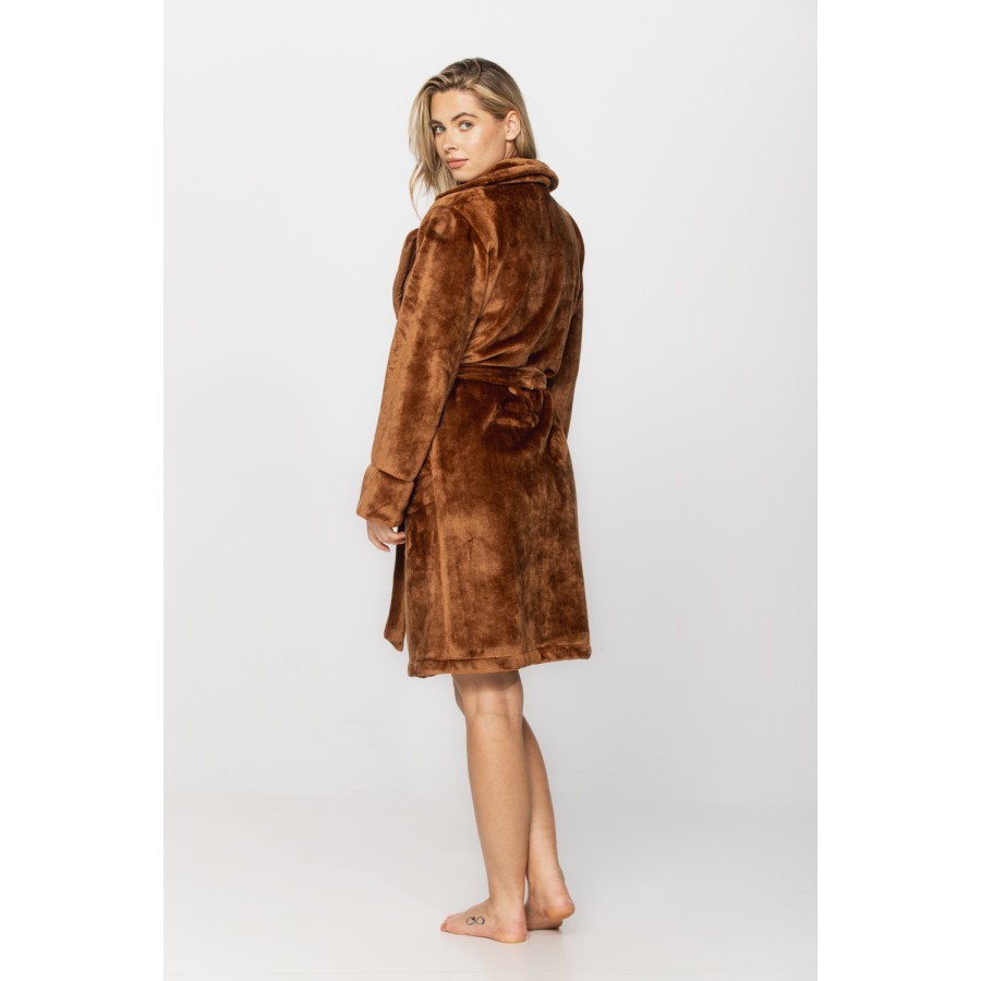 Gorgeous little knee-length dressing gown with a double-breasted collar in soft velvet