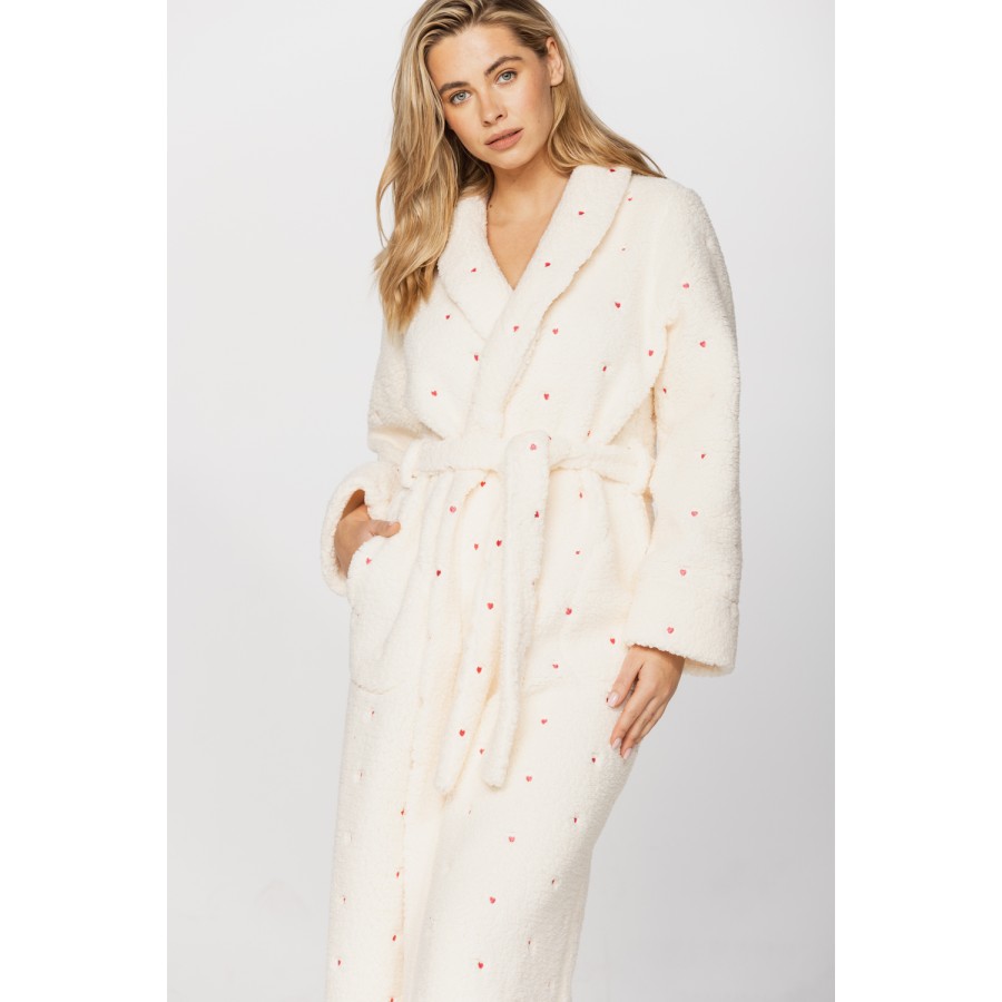 Long bathrobe in soft velvet, printed with little pink hearts on a cream background