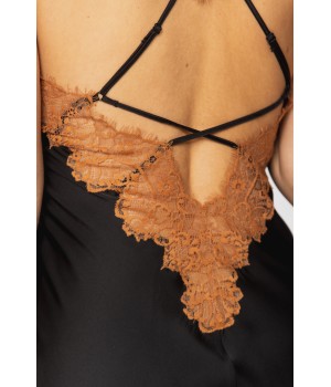 Gorgeously sexy negligee in silky microfibre satin with thin, criss-cross straps and lace