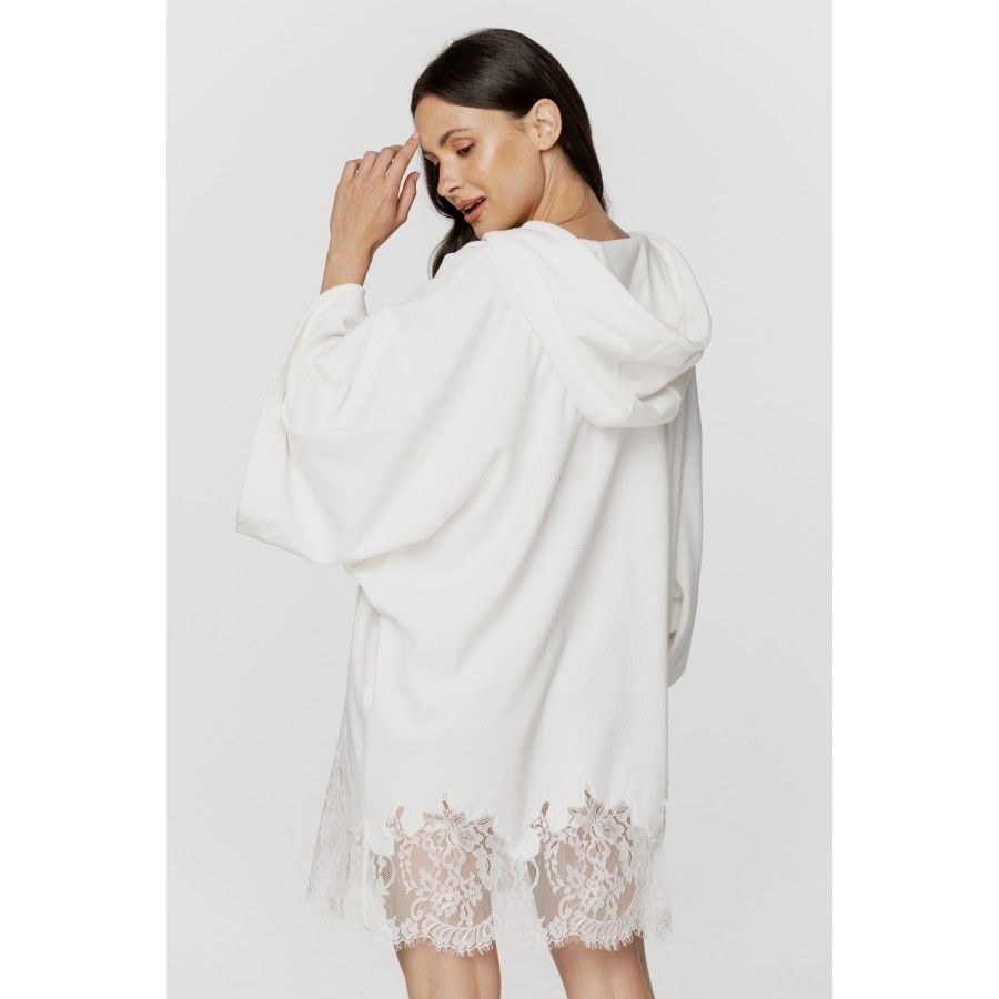 Poncho femme en coton et polyester blanc, poche kangourou, capuche et dentelle