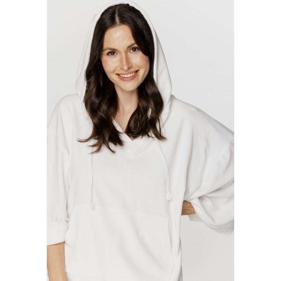 Für Damen: Poncho aus Baumwolle, Polyester und Spitze in Weiß, mit Kängurutasche und Kapuze