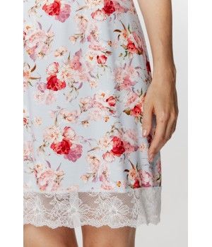 Für Damen: Negligé aus Micromodal mit Blumenprint auf hellblauem Grund und Spitze