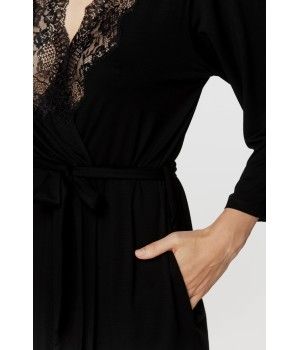 Ladies short and sexy dressing gown in black micromodal and lace