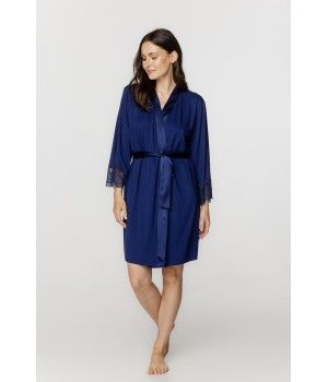 Déshabillé court en micromodal et dentelle bleu nuit, ceinture en soie