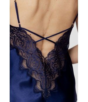 Nuisette femme en soie et dentelle bleu nuit, fines bretelles