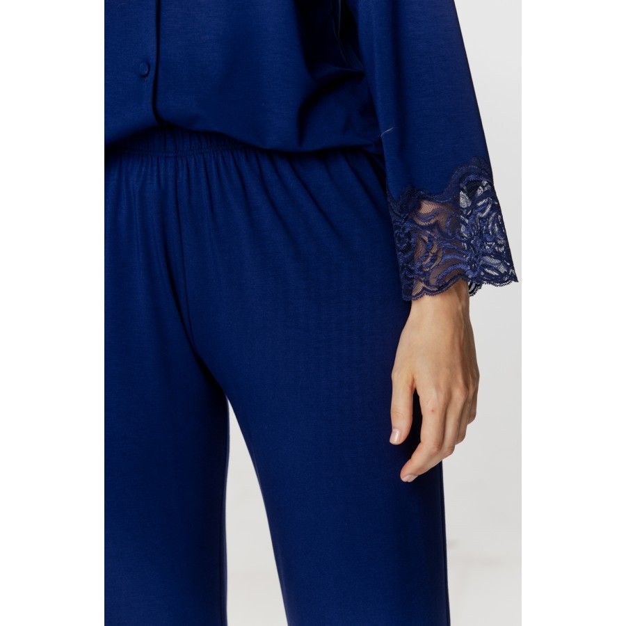 Ensemble pyjama femme en micromodal et elasthanne, encolure en soie bleu nuit