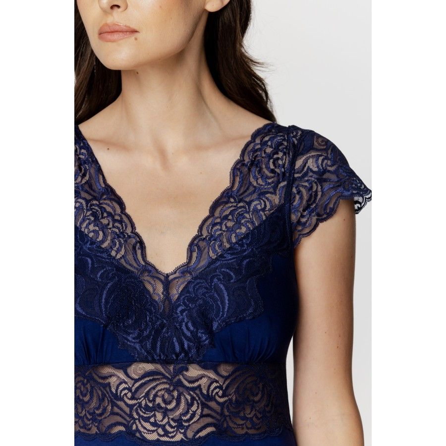 Chemise de nuit longue femme en micromodal et dentelle bleu nuit, manches courtes