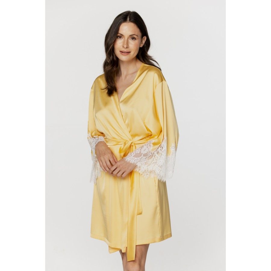 Für Damen: Kurzer Kimono aus kükengelbem Satin und weißer Spitze