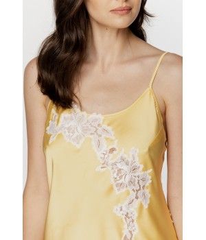 Nuisette femme en satin jaune poussin, dentelle blanche et fines bretelles