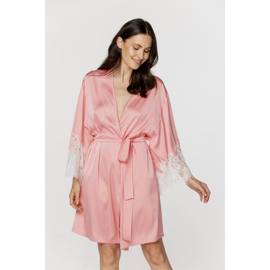 Ladies short dressing gown in tender pink satin and lace Ladies short dressing gown in tender pink satin and lace