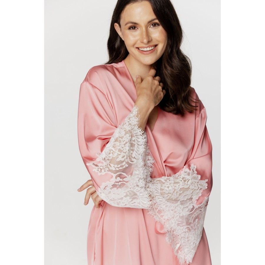 Ladies short dressing gown in tender pink satin and lace