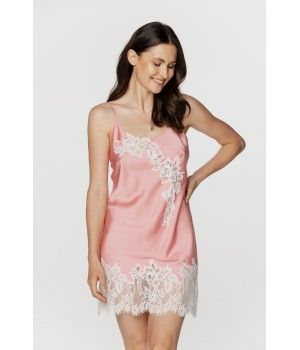 Nuisette femme en satin rose tendre, dentelle blanche et fines bretelles