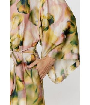 Ladies viscose and silk short dressing gown, printed in shades of pink and khaki