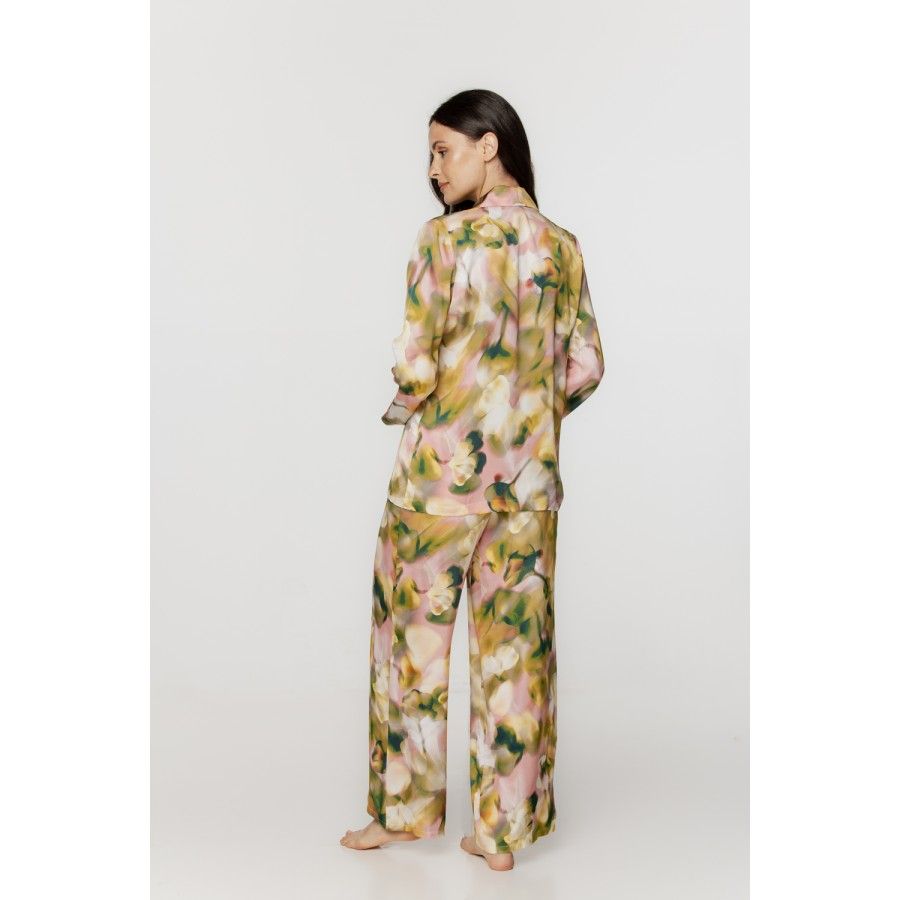 Ensemble d'intérieur / pyjama femme en viscose et soie imprimé tons de rose et kaki Pyjamas - www.coemi-lingerie.com 