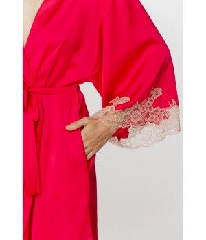Déshabillé femme court en satin soyeux couleur pastèque et dentelle rose beige