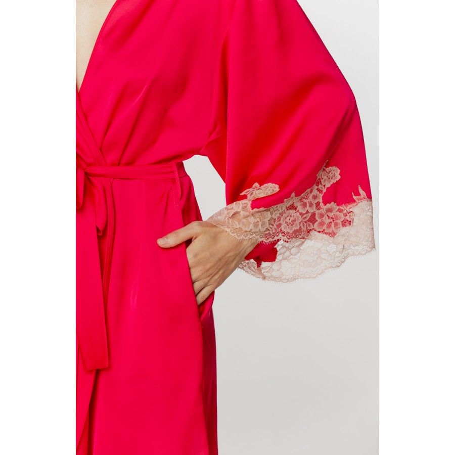 Ladies silky satin, short dressing gown in a shade of pink watermelon with beige-pink lace 4 - www.coemi-lingerie.com 