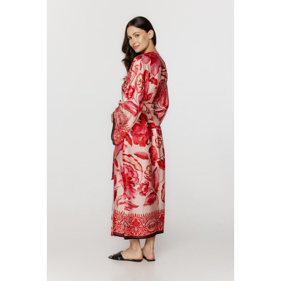 Ladies maxi dressing gown in printed viscose with shades of red, and loose-fitting long sleeves