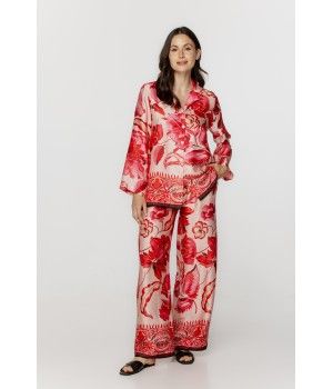 Pyjama / ensemble d'intérieur femme en viscose imprimé fleuri tons de rouge