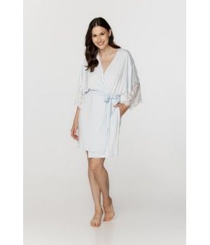 Für Damen: Kurzer Kimono aus Micromodal mit weiten ¾-Ärmeln mit Spitzenbesatz