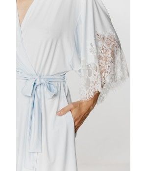 Für Damen: Kurzer Kimono aus Micromodal mit weiten ¾-Ärmeln mit Spitzenbesatz