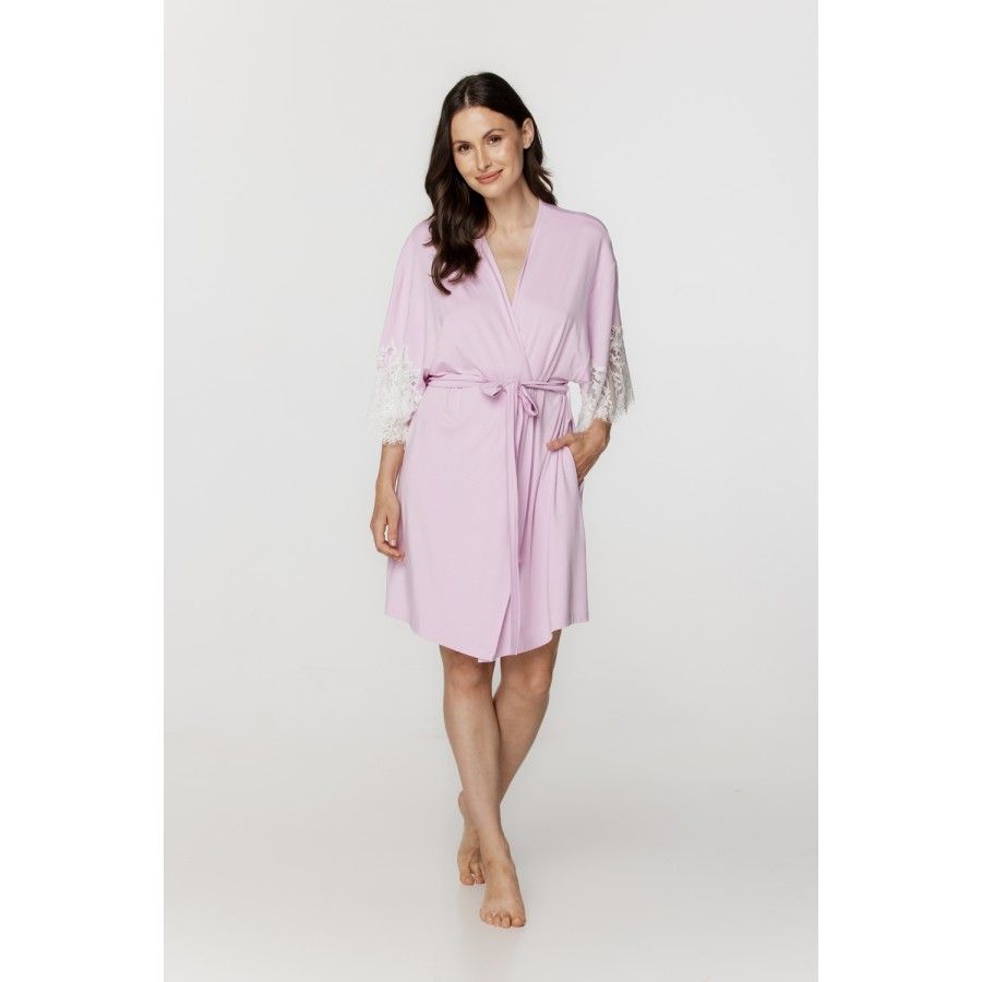 Ladies short dressing gown with loose-fitting, three-quarter-length sleeves, trimmed with lace