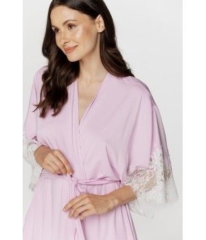 Ladies short dressing gown with loose-fitting, three-quarter-length sleeves, trimmed with lace