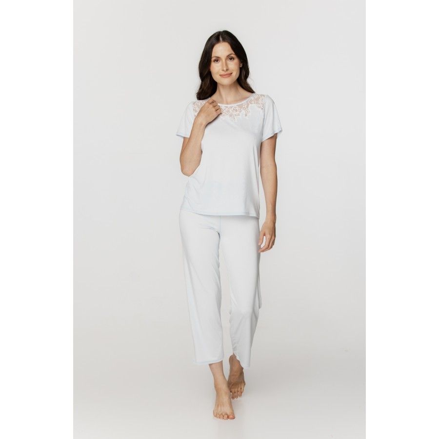 Ensemble pyjama femme en micromodal et dentelle, tee-shirt manches courtes Ensemble pyjama femme en micromodal et dentelle, tee-shirt manches courtes