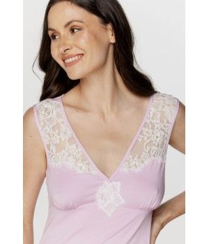 Nuisette femme seyante en micromodal, larges bretelles de dentelle et lacets dans le dos