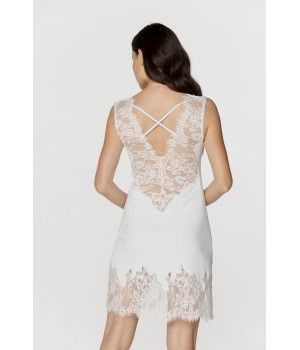 Nuisette femme seyante en micromodal, larges bretelles de dentelle et lacets dans le dos