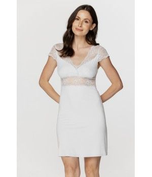 Ladies short-sleeve negligee in micromodal and fine lace