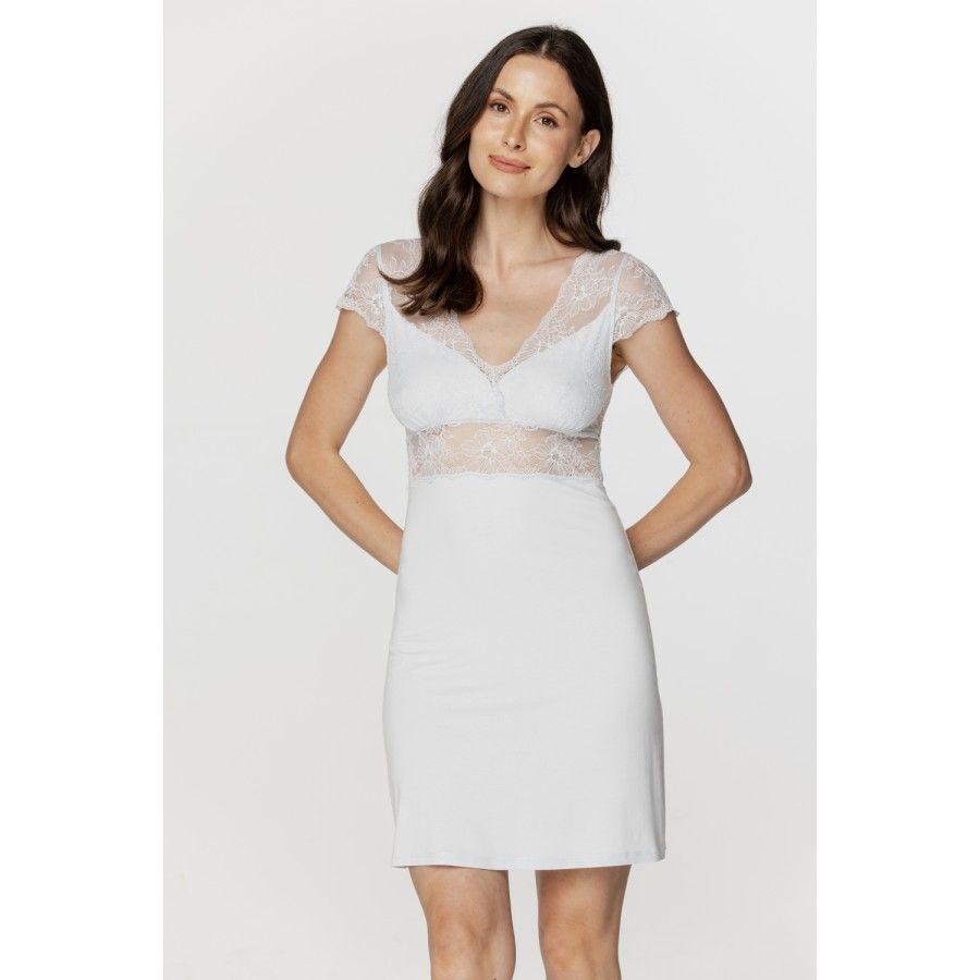 Ladies short-sleeve negligee in micromodal and fine lace