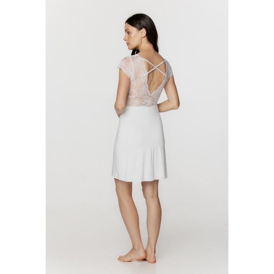 Für Damen: Kurzes Negligé aus Micromodal und Spitze mit kurzen Ärmeln
