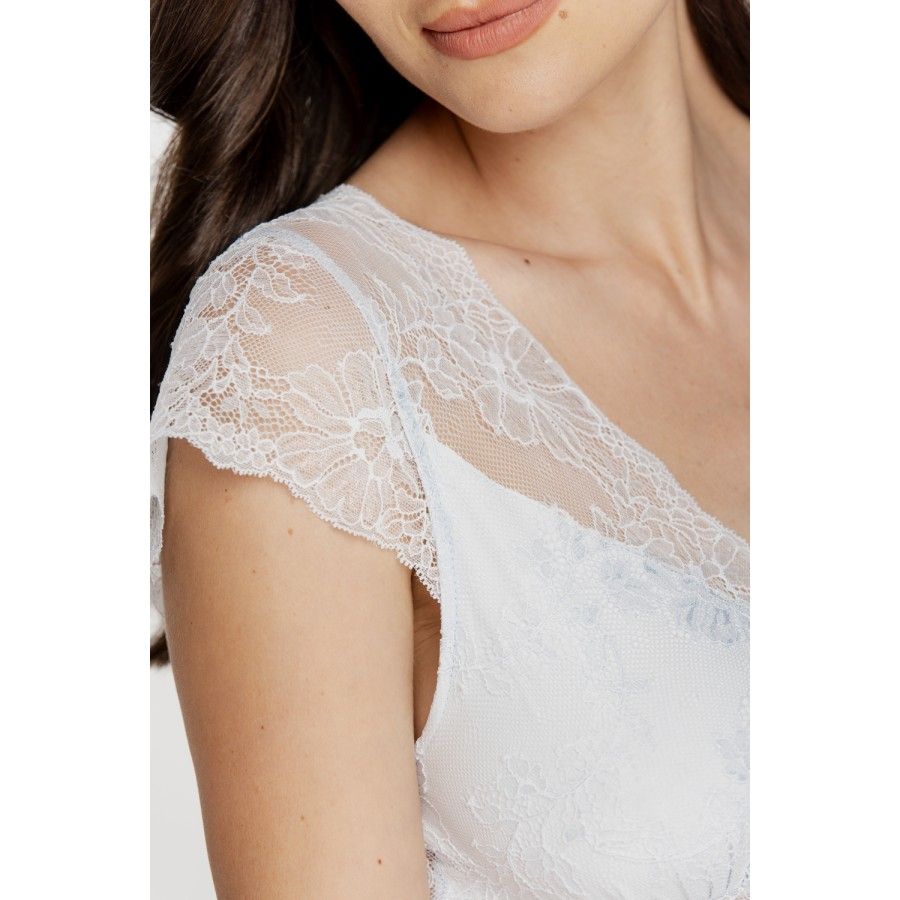 Ladies short-sleeve negligee in micromodal and fine lace