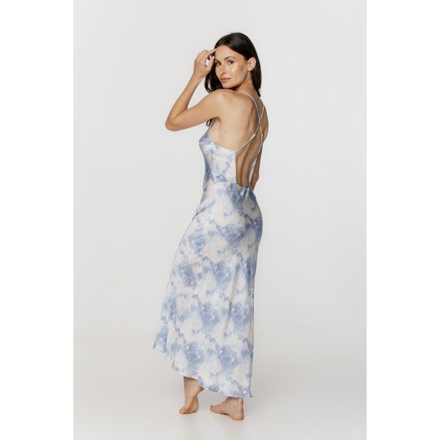 Ladies sexy, long nightdress in blue and white printed viscose with thin straps