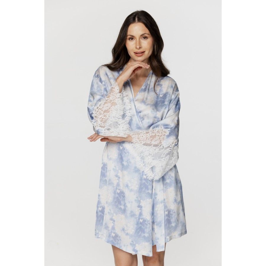 Für Damen: Kurzer Kimono aus blau-weißer Viskose mit weiten Ärmeln mit Spitzenbesatz