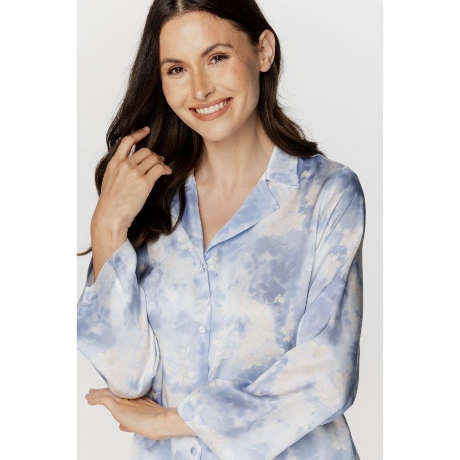 Ensemble pyjama femme ample et long en viscose, imprimé bleu nuage blanc