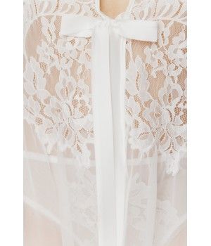 Ladies sexy, floaty, short negligee in tulle and white lace