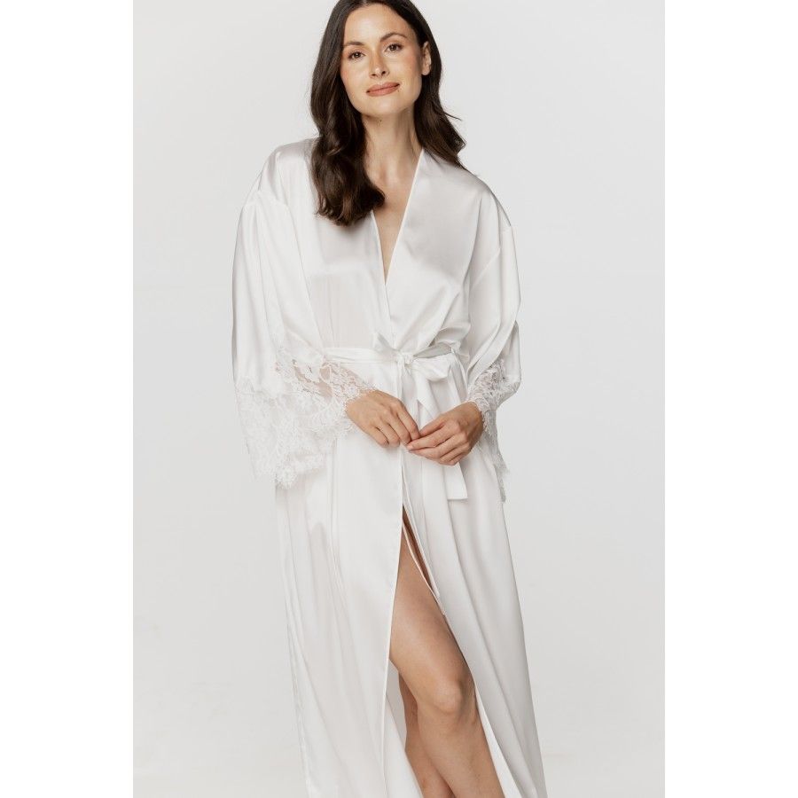 Déshabillé femme ample et long en satin soyeux blanc et dentelle