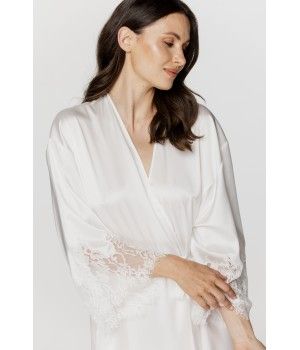 Déshabillé femme ample et long en satin soyeux blanc et dentelle