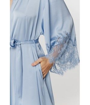 Déshabillé femme long et ample en satin soyeux et dentelle bleu ciel