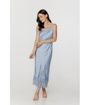 Longue chemise de nuit femme à fines bretelles en satin et dentelle bleu ciel