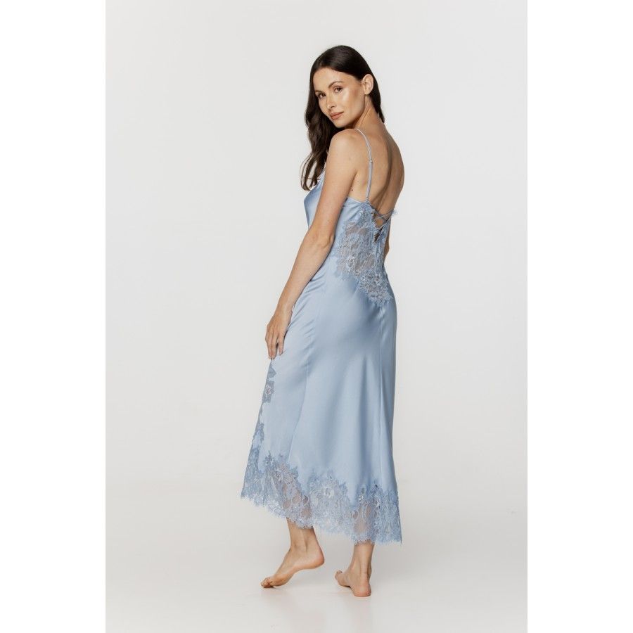 Für Damen: Langes Nachthemd aus Satin und Spitze in Himmelblau mit Spaghettiträgern