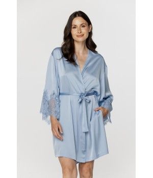 Déshabillé femme court en satin soyeux et dentelle bleu ciel