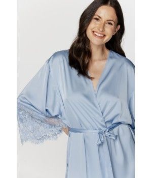 Déshabillé femme court en satin soyeux et dentelle bleu ciel